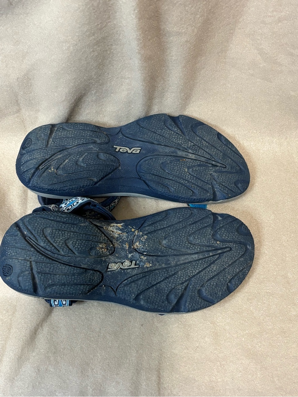 Teva Women's Navy and Light Blue Geometric Strap Sandals Sz 9 VGUC - Picture 3 of 4